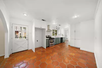 215 Fairbanks Street, Houston, TX 77009 - Photo 12