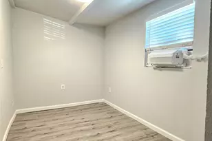 4419 W Bayshore Dr, Bacliff, TX 77518 - Photo 8