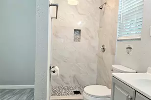 4419 W Bayshore Dr, Bacliff, TX 77518 - Photo 14