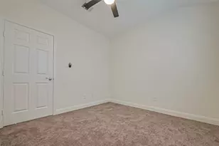 7339 Krueger Rd, Houston, TX 77033 - Photo 26