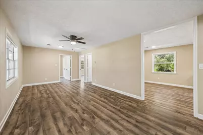 184 Hall Drive S, Montgomery, TX 77316 - Photo 2