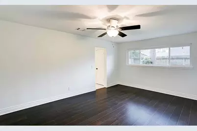 11219 Ash Creek Drive, Houston, TX 77043 - Photo 10