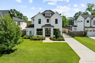 215 W 34th St, Houston, TX 77018 - Photo 2