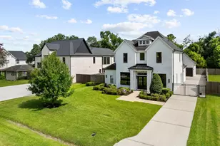215 W 34th St, Houston, TX 77018 - Photo 4