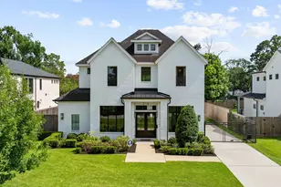 215 W 34th St, Houston, TX 77018 - Photo 1