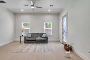 7980 Angus St, Houston, TX 77028 - Photo 12