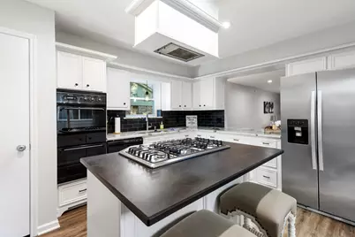 623 Hickory Ridge Drive, Shenandoah, TX 77381 - Photo 10