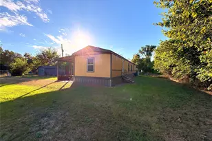 1811 Burnett St, Baytown, TX 77520 - Photo 12