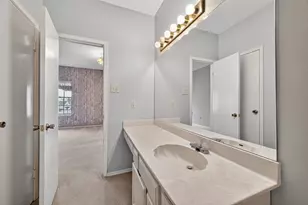 360 Wilcrest Dr, Houston, TX 77042 - Photo 44