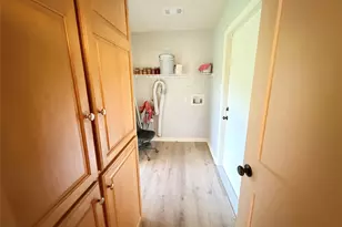 204 Hillcrest Dr, Alvin, TX 77511 - Photo 16