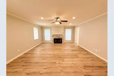 204 Hillcrest Drive, Alvin, TX 77511 - Photo 6