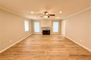 204 Hillcrest Dr, Alvin, TX 77511 - Photo 6