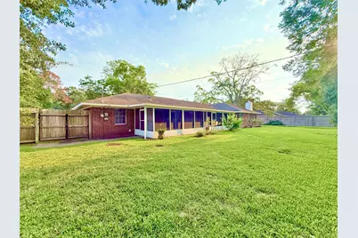 204 Hillcrest Drive, Alvin, TX 77511 - Photo 4