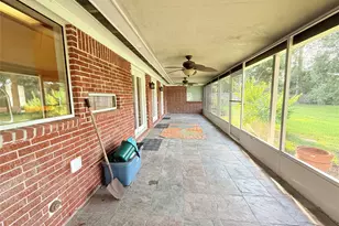 204 Hillcrest Dr, Alvin, TX 77511 - Photo 32