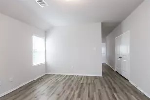 12719 Silver Memorial Rd, Houston, TX 77014 - Photo 4