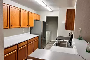 10661 Braes Bend Dr, Houston, TX 77071 - Photo 8