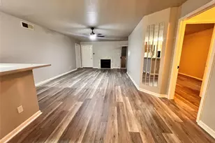 10661 Braes Bend Dr, Houston, TX 77071 - Photo 2