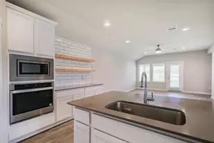 12534 Newport Arch Ln, Houston, TX 77047 - Photo 10
