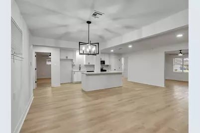 6026 Diamond Court, Texas City, TX 77591 - Photo 8