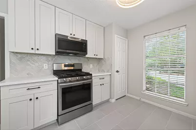 106 Breezy Point Pl, Spring, TX 77381 - Photo 12