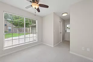 106 Breezy Point Pl, Spring, TX 77381 - Photo 8