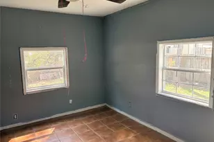 9422 Crestview Dr, Houston, TX 77078 - Photo 8