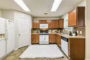 19031 Ashford Square St, Tomball, TX 77375 - Photo 6