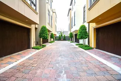 2419 Brazoria Street #C, Houston, TX 77019 - Photo 2