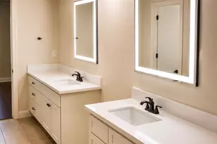 223 Asbury St, Houston, TX 77007 - Photo 8