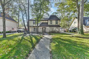 2022 Riverlawn Dr, Kingwood, TX 77339 - Photo 2