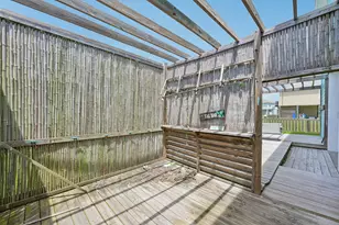 977 Bahama Dr, Crystal Beach, TX 77650 - Photo 30