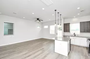 313 Charlock St, Houston, TX 77022 - Photo 6