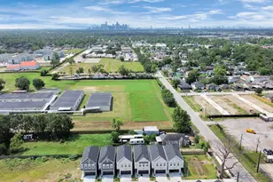 313 Charlock St, Houston, TX 77022 - Photo 34