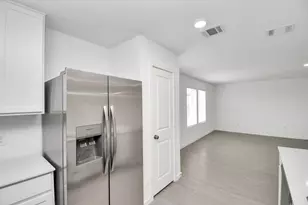 1507 Windrose Bnd, Angleton, TX 77515 - Photo 16