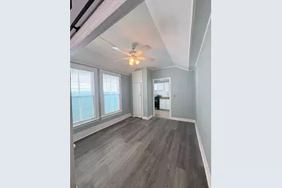 1810 24th St #3, Galveston, TX 77550 - Photo 4