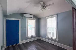 1810 24th St, Galveston, TX 77550 - Photo 8