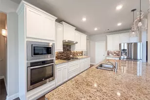 7115 Water Glen Ln, Manvel, TX 77578 - Photo 2