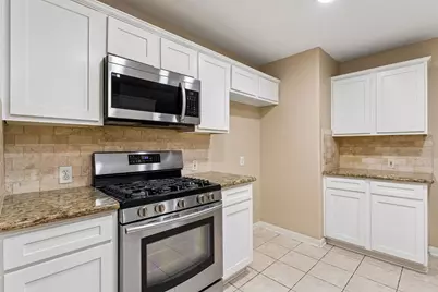 185 W Misty Dawn Drive, The Woodlands, TX 77385 - Photo 12