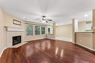 185 W Misty Dawn Dr, The Woodlands, TX 77385 - Photo 8