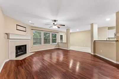 185 W Misty Dawn Drive, The Woodlands, TX 77385 - Photo 8