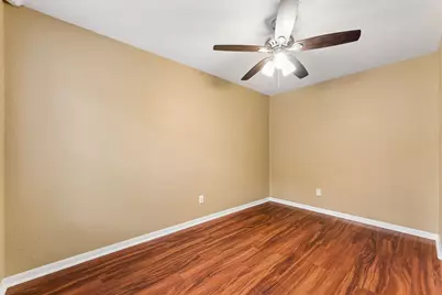 185 W Misty Dawn Drive, The Woodlands, TX 77385 - Photo 4