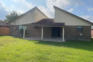 2806 33rd Ave N, Texas City, TX 77590 - Photo 2