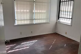 6303 Belcrest St, Houston, TX 77087 - Photo 8