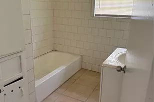 6303 Belcrest St, Houston, TX 77087 - Photo 10