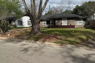 6303 Belcrest St, Houston, TX 77087 - Photo 2