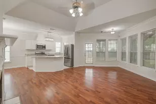 301 Lasso St, Angleton, TX 77515 - Photo 16