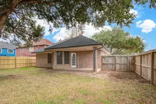 301 Lasso St, Angleton, TX 77515 - Photo 36