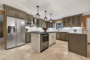 10034 Meadow Lake Ln, Houston, TX 77042 - Photo 1