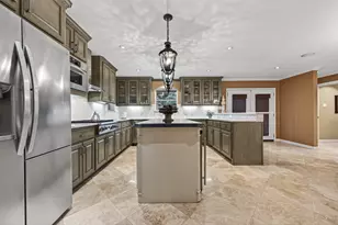 10034 Meadow Lake Ln, Houston, TX 77042 - Photo 6