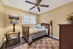 10034 Meadow Lake Ln, Houston, TX 77042 - Photo 32